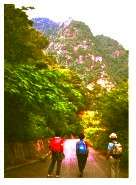 現在の鬼が牙と車道